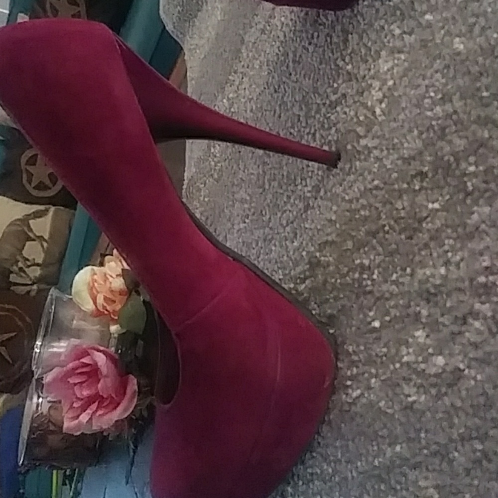High heels - Picture 2 of 6